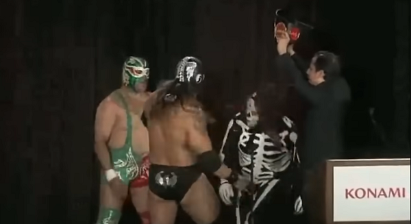 Luchadors Fighting